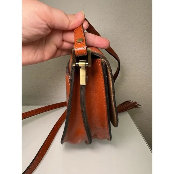 Patricia Nash Brinlee Leather Saddle Crossbody Bag Tassel Brown Cinnamon Tooled - Picture 14 of 16